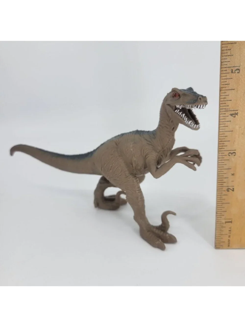 Chap Mei realistic dinosaur